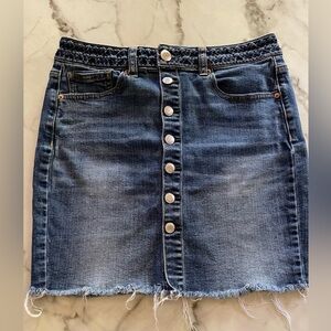 Jean skirt medium wash color  S-8 good condition.